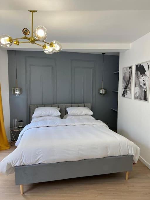 Beau Duplex Au Centre Ville. Mantes-la-Jolie Exteriör bild